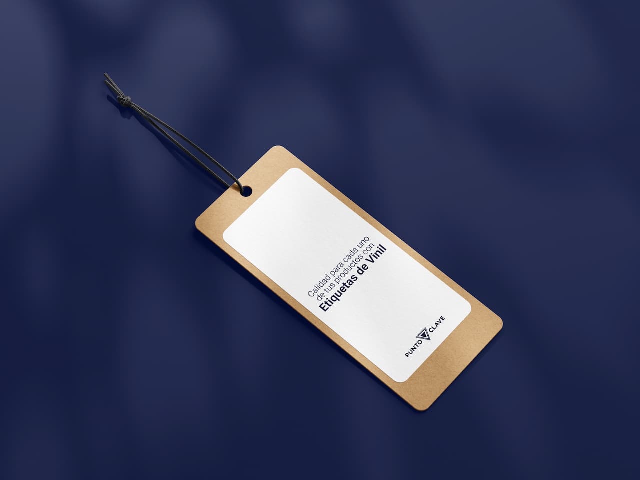 Etiqueta de vinil de Punto Clave con texto promocional sobre un fondo azul