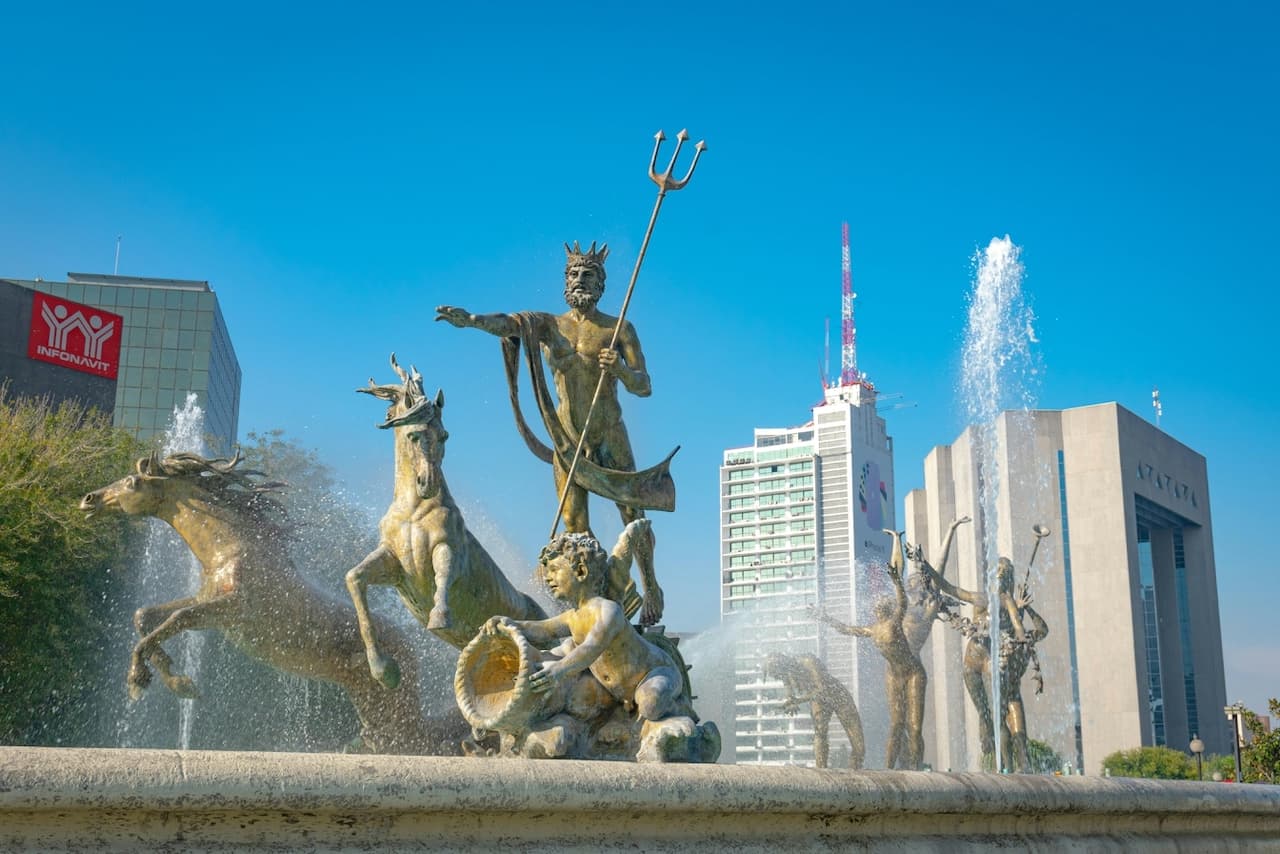 Monumento en el centro de Monterrey, México.